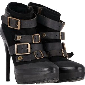 Burberry boots/ high heel